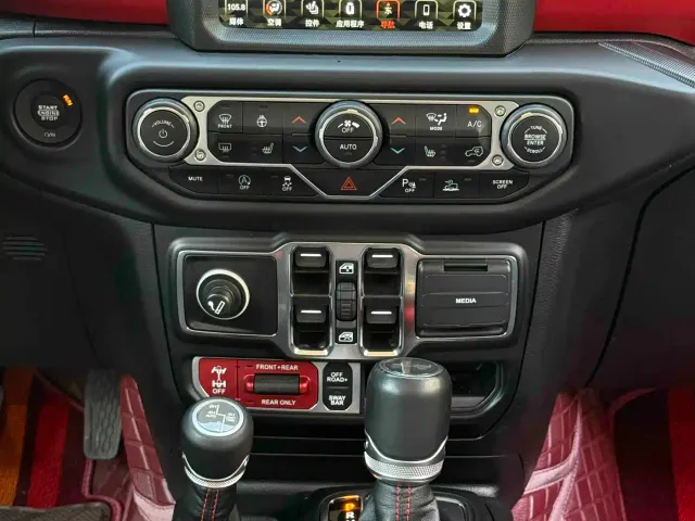 Jeep Wrangler — Фото автомобиля 8
