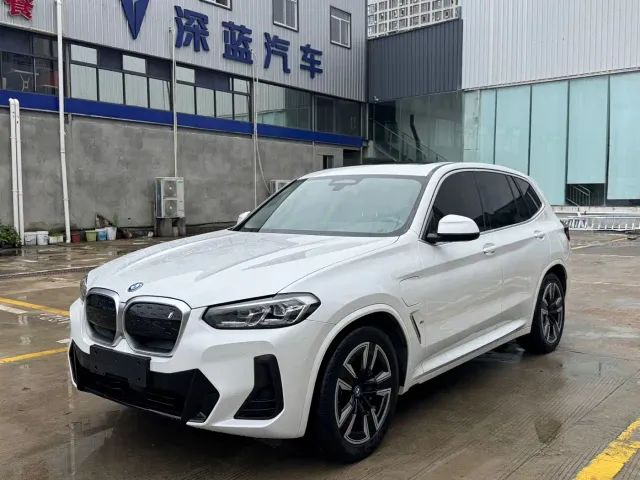 Фотография автомобиля — BMW iX3