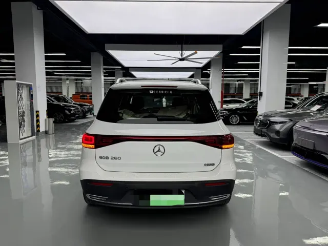 Mercedes-Benz EQB — Фото автомобиля 14
