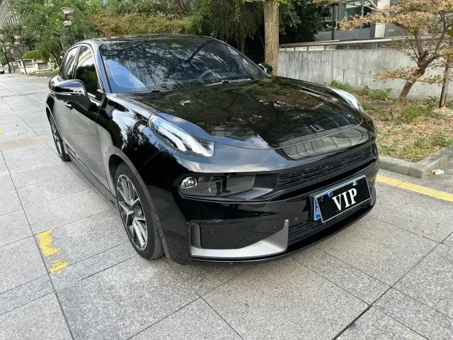Lynk & Co Lynk & Co 03 2021 1.5TD DCT Jin Pro — Фото автомобиля 3