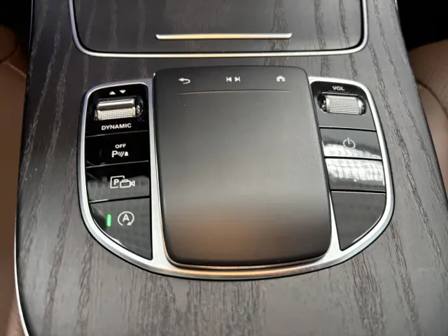 Mercedes-Benz E-Class — Фото автомобиля 20