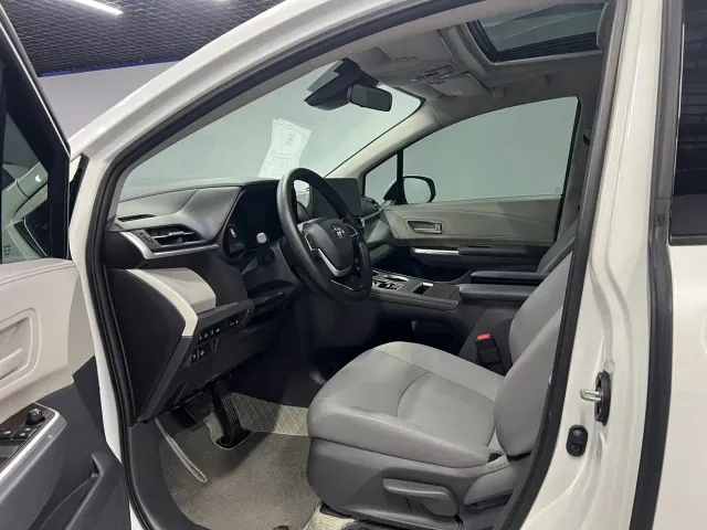 Toyota Granvia — Фото автомобиля 6