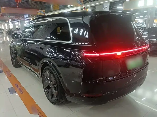 Li Auto L9 — Фото автомобиля 4