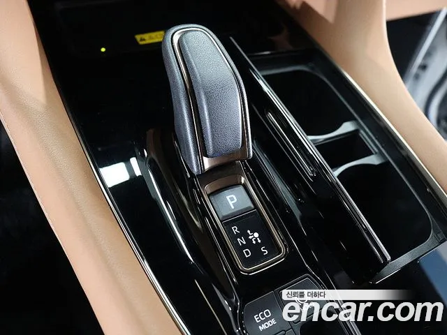 Toyota Alphard — Фото автомобиля 8
