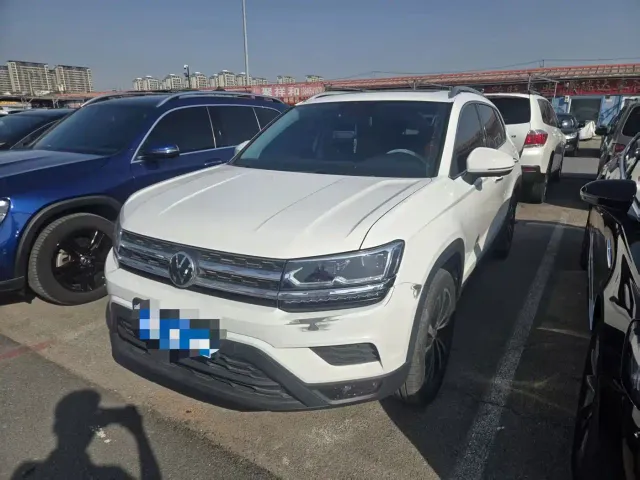 Фотография автомобиля — Volkswagen Tharu