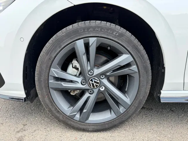 Volkswagen Golf — Фото автомобиля 15