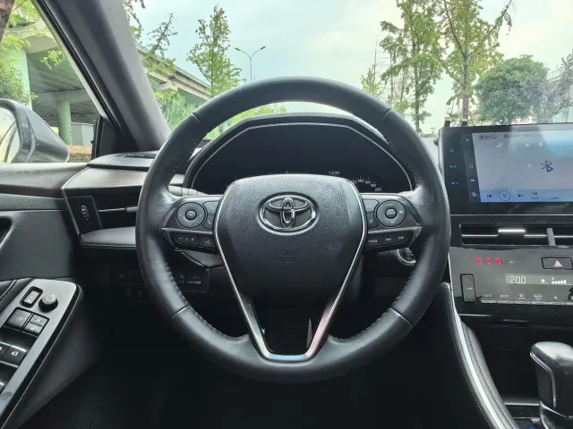 Toyota Avalon — Фото автомобиля 6