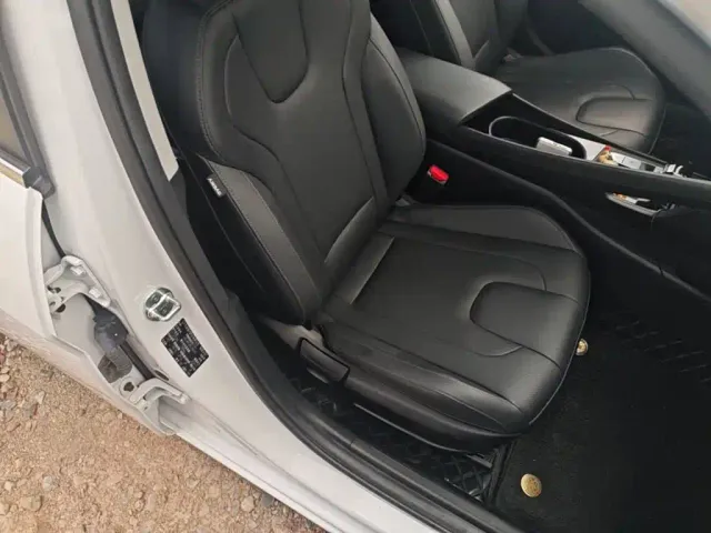 Hyundai Elantra — Фото автомобиля 24