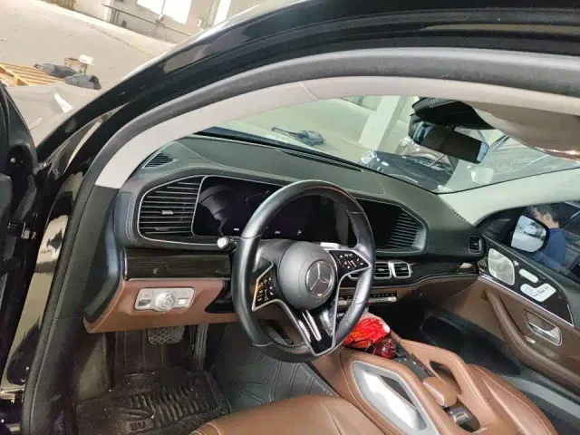 Mercedes-Benz GLE-Class — Фото автомобиля 2