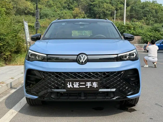 Volkswagen Tiguan L — Фото автомобиля 2