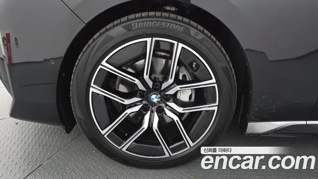 BMW 7 Series G70 — Фото автомобиля 5