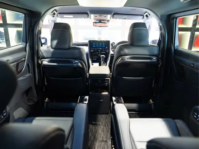Toyota Alphard — Фото автомобиля 25