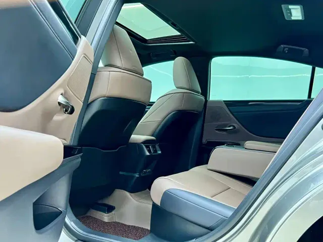 Lexus Lexus ES 2022 300h Excellence Edition — Фото автомобиля 11