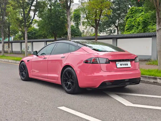 Tesla Model S — Фото автомобиля 7