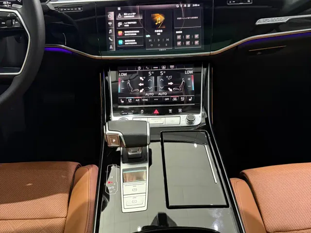 Audi A8 — Фото автомобиля 15