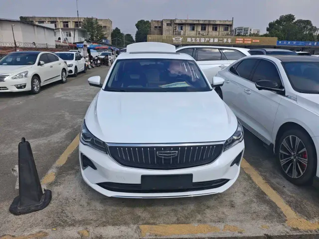 Geely Emgrand — Фото автомобиля 2