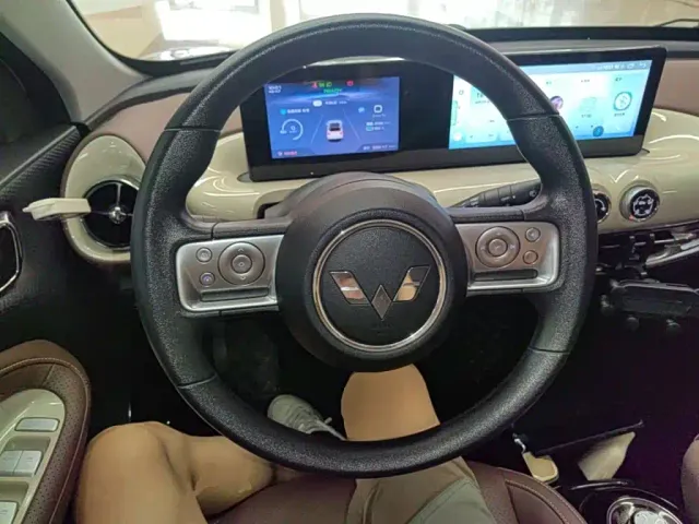 Wuling Bingo — Фото автомобиля 10