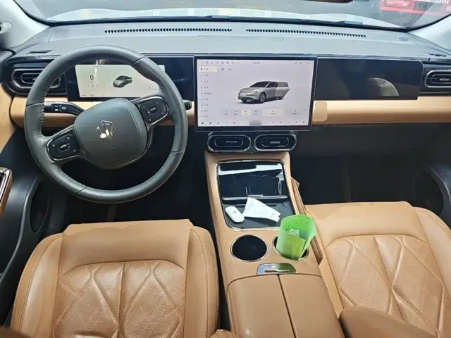 Leapmotor C01 — Фото автомобиля 9
