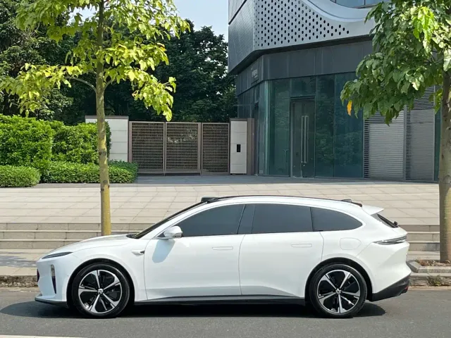 Nio ET5 Touring — Фото автомобиля 6