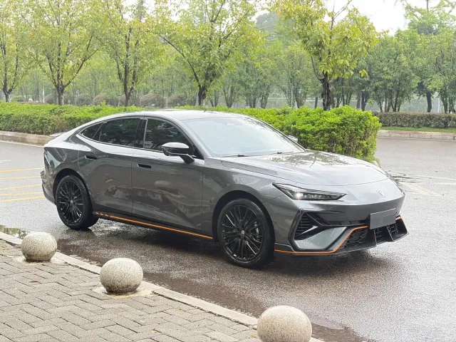 Changan UNI-V — Фото автомобиля 4