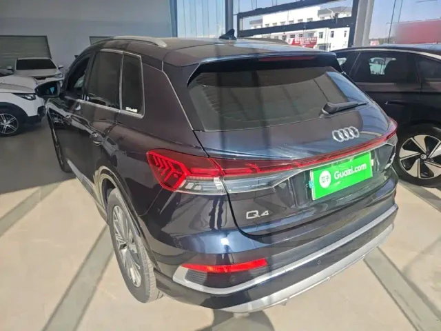 Audi Q4 e-tron — Фото автомобиля 4