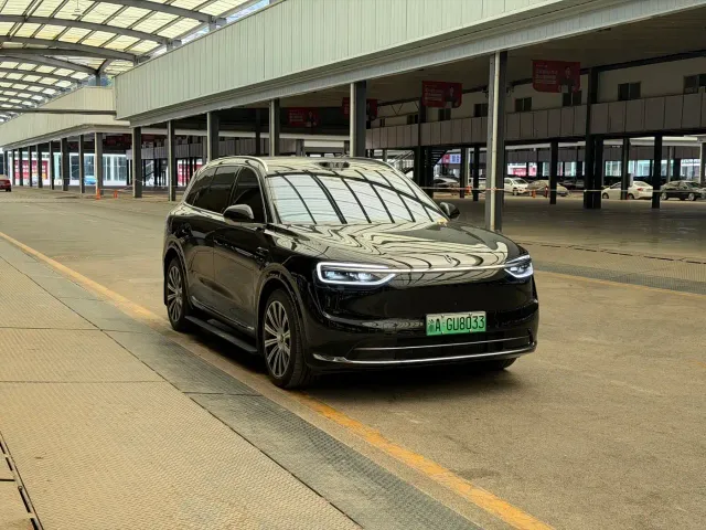 Aito M7 — Фото автомобиля 3