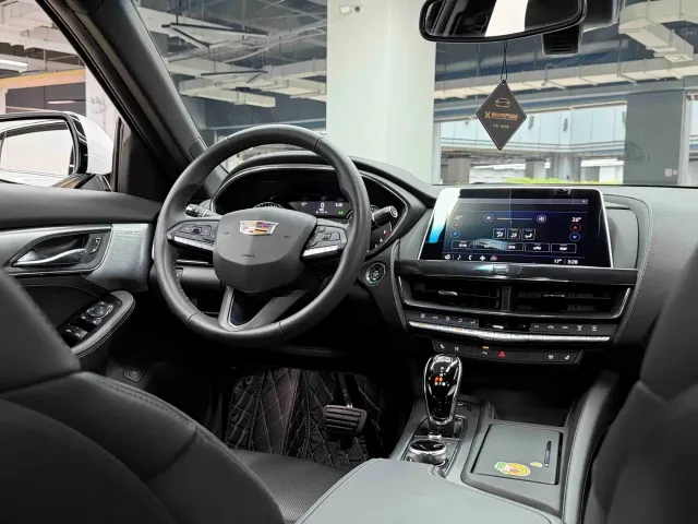 Cadillac CT5 — Фото автомобиля 21