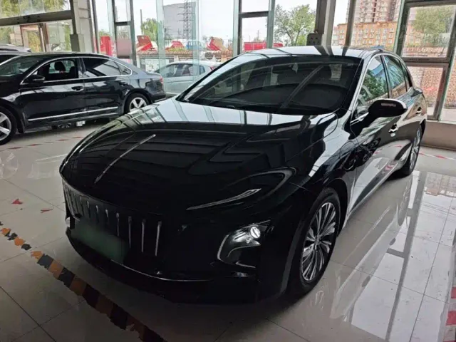 Фотография автомобиля — Hongqi E-QM5