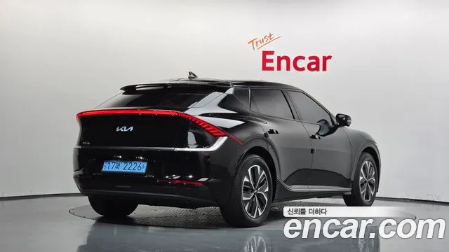 Kia EV6 — Фото автомобиля 2