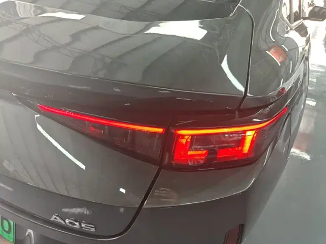 Changan Qiyuan A05 — Фото автомобиля 7