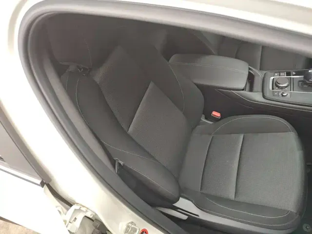 Mazda CX-30 EV — Фото автомобиля 24