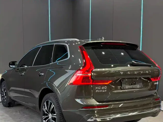 Volvo XC60 — Фото автомобиля 6