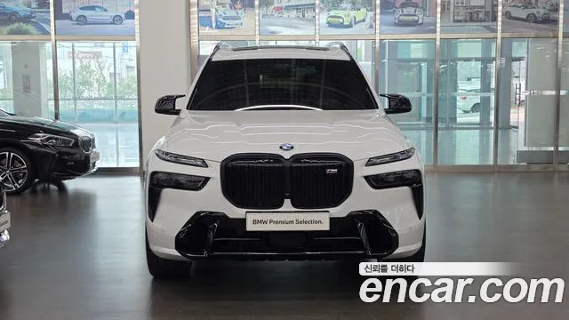 BMW X7 M60i xDrive M Sport 6 мест — Фото автомобиля 3