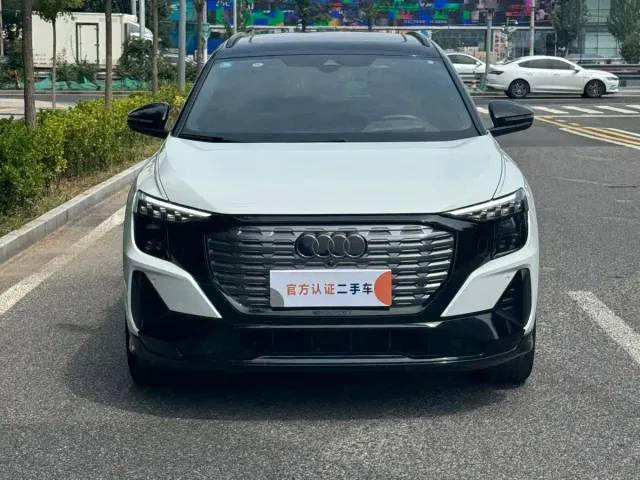 Audi Q5 e-tron — Фото автомобиля 2