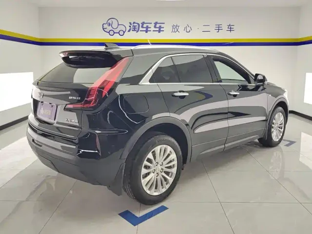 Cadillac XT4 — Фото автомобиля 3