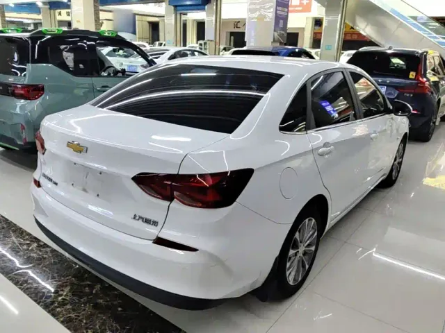 Chevrolet Monza — Фото автомобиля 6