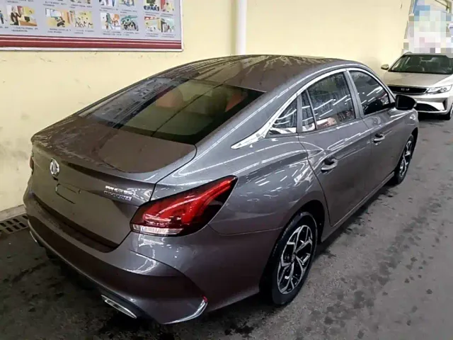 MG MG5 2022 180DVVT CVT Youth Luxury Edition — Фото автомобиля 6
