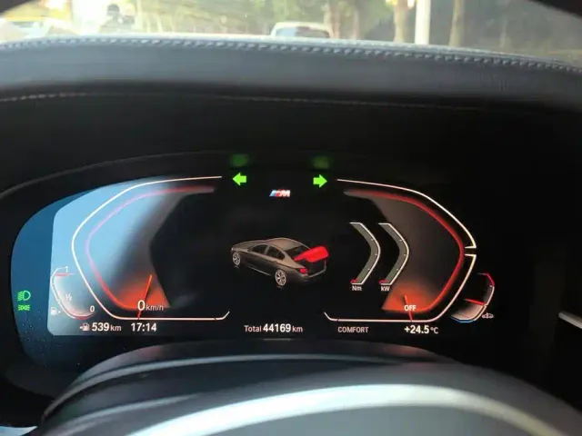 BMW 5 Series — Фото автомобиля 14
