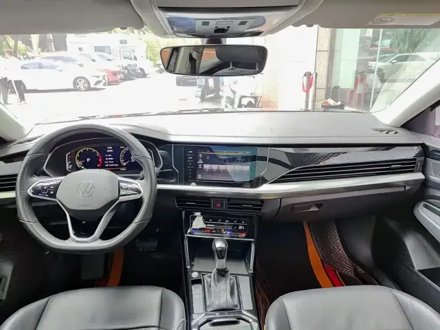 Volkswagen Passat — Фото автомобиля 10