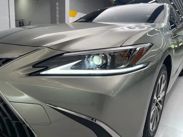 Lexus ES — Фото автомобиля 22