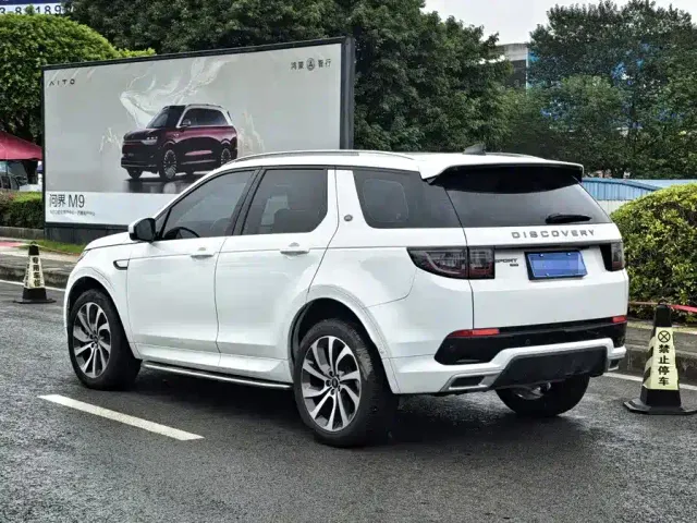 Land Rover Discovery Sport — Фото автомобиля 7