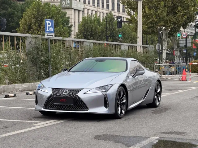 Фотография автомобиля — Lexus LC