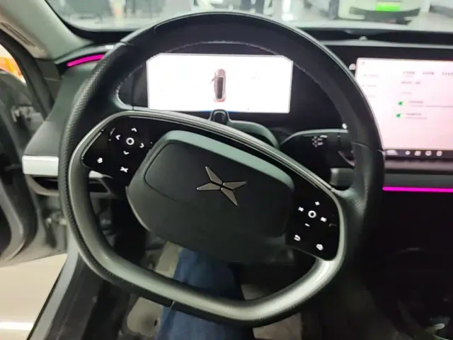 Xpeng P7 — Фото автомобиля 10
