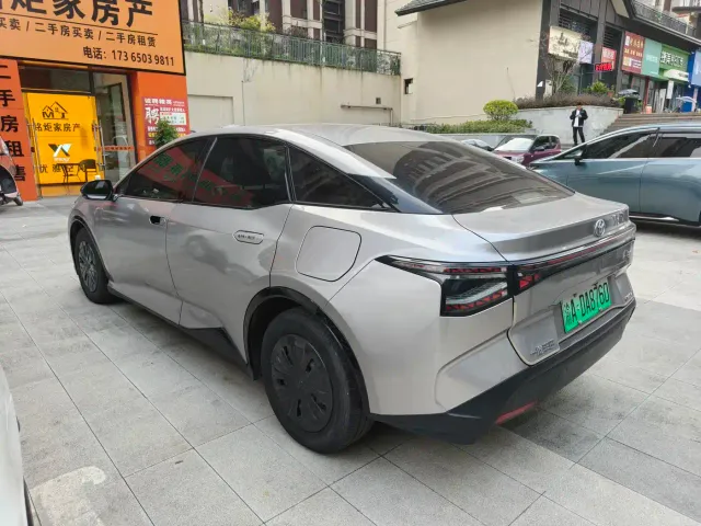Toyota bZ3 — Фото автомобиля 5