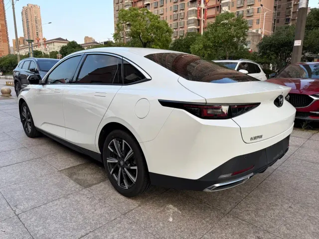 Changan Eado — Фото автомобиля 9