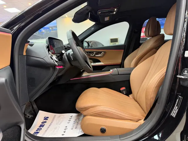 Mercedes-Benz E-Class — Фото автомобиля 5