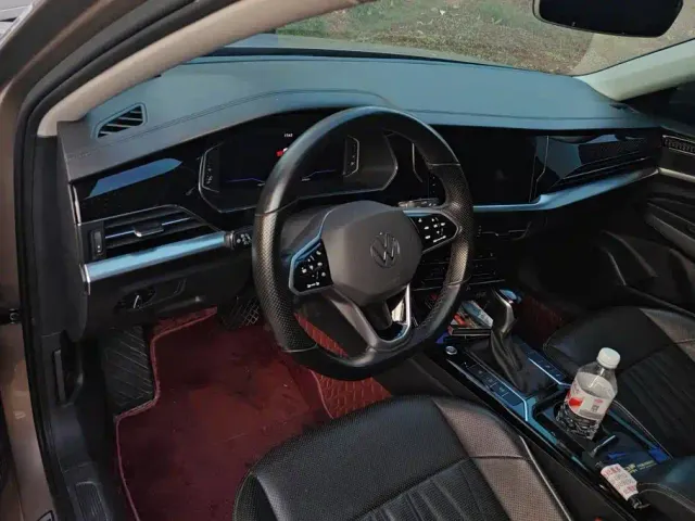 Volkswagen Passat — Фото автомобиля 12