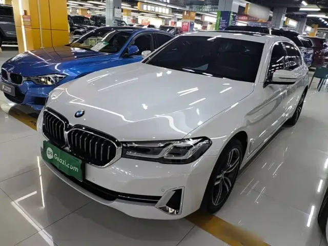 Фотография автомобиля — BMW 5 Series