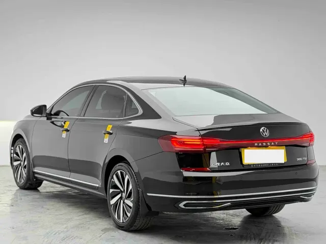 Volkswagen Passat — Фото автомобиля 6