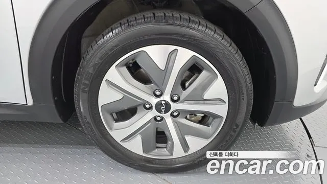 Kia Niro Niro Plus Air — Фото автомобиля 21